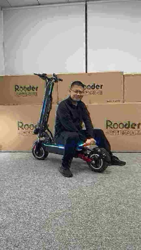 producent af el-scootere til en overkommelig pris